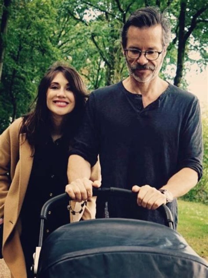 Carice van Houtens Partner Guy Pearce Talks About Parenthood ·
